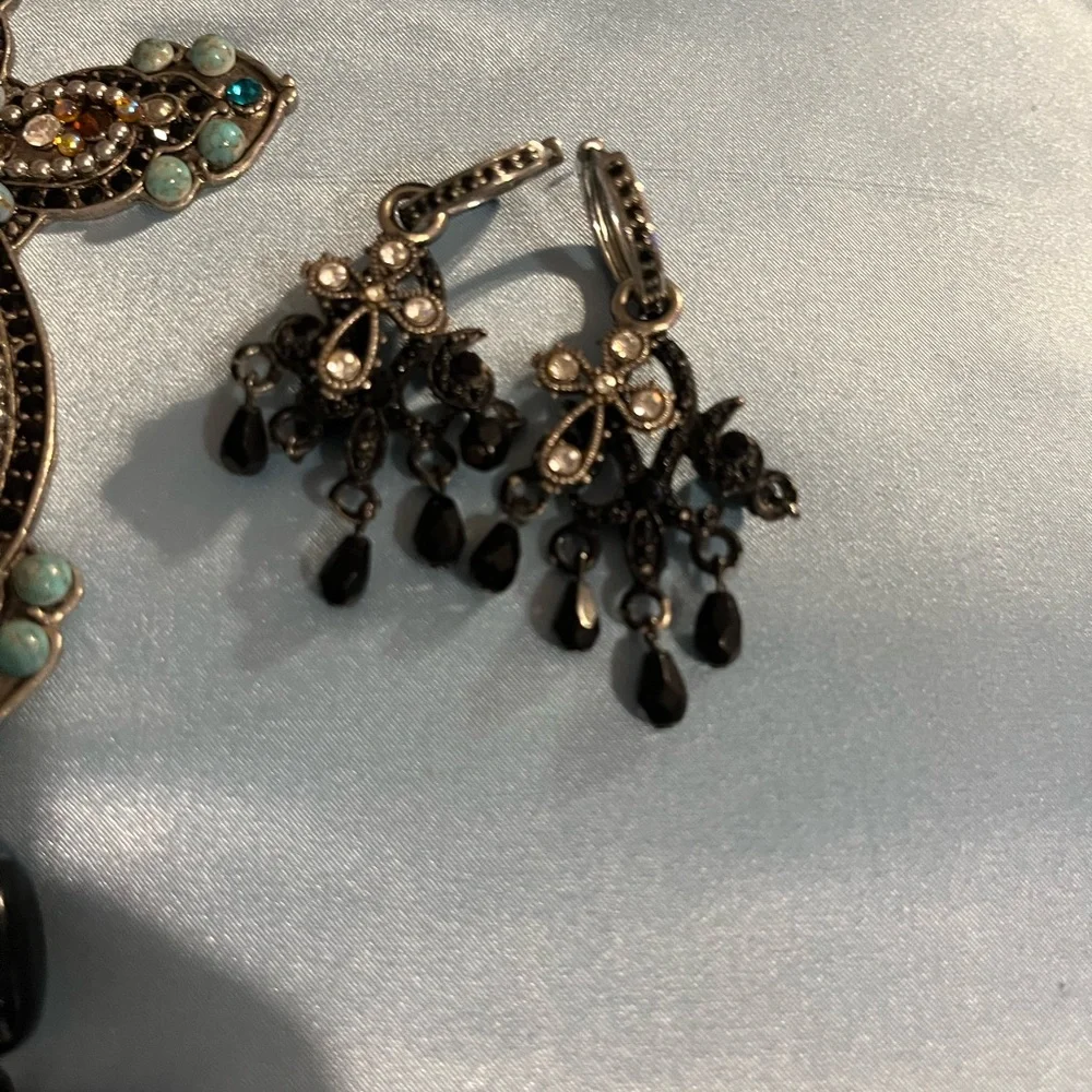 Elegant Black Beaded Necklace and Earring Set - Picture 4 of 4